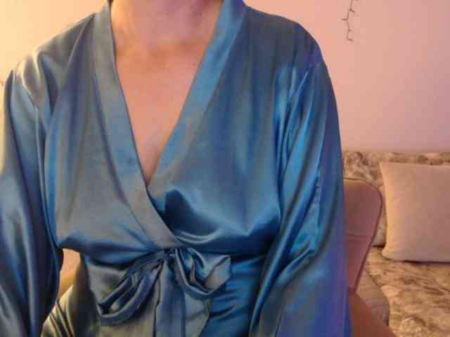 goodSnowQueen webcam