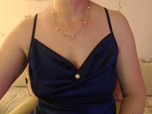 goodSnowQueen webcam