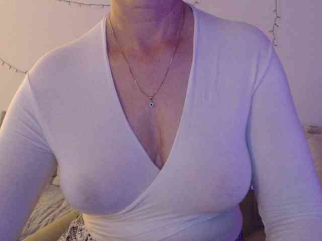goodSnowQueen webcam