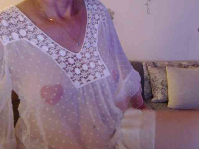 goodSnowQueen webcam