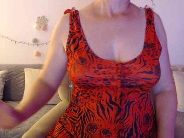goodSnowQueen webcam