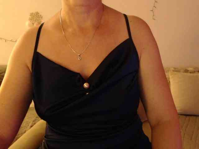 goodSnowQueen webcam