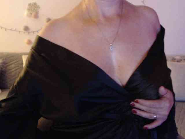 goodSnowQueen webcam