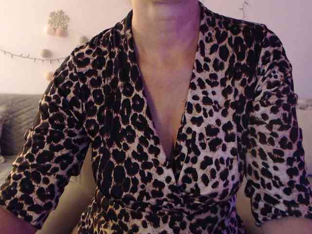 goodSnowQueen webcam