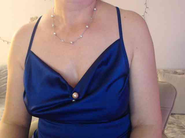 goodSnowQueen webcam