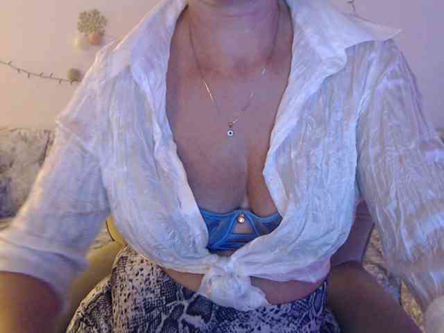 goodSnowQueen goodSnowQueen