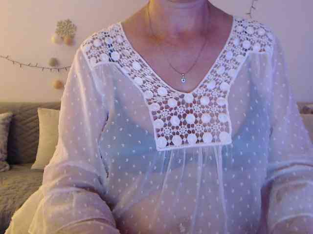 goodSnowQueen webcam
