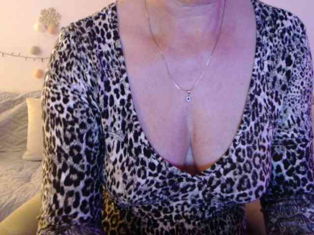 goodSnowQueen webcam
