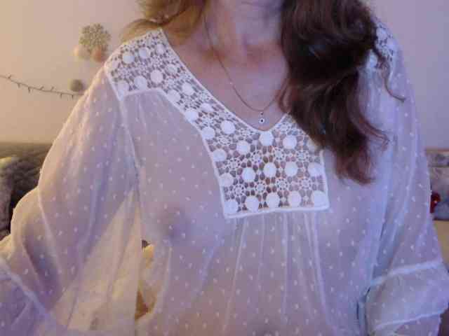 goodSnowQueen webcam