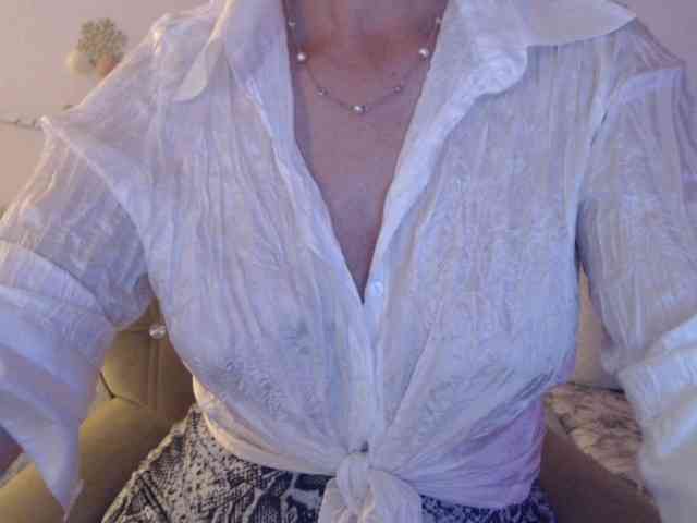 goodSnowQueen webcam