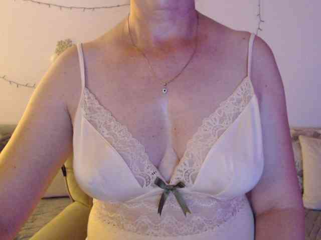 goodSnowQueen webcam