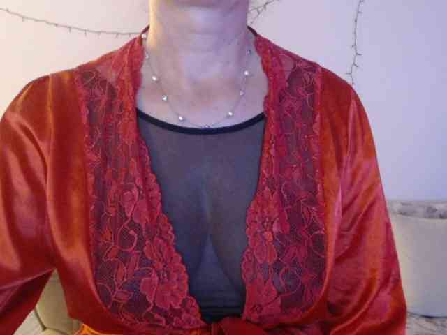 goodSnowQueen webcam