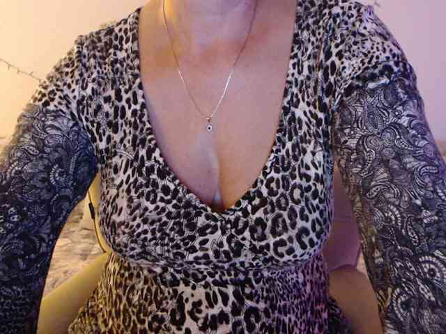 goodSnowQueen webcam