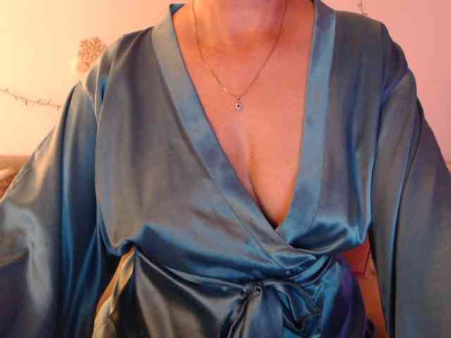 goodSnowQueen webcam