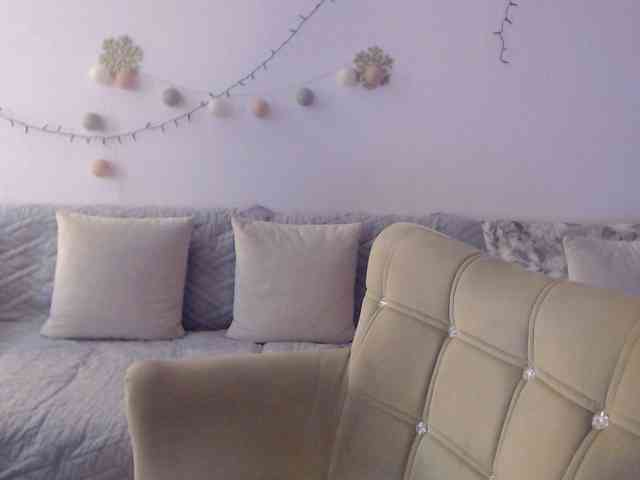 goodSnowQueen webcam