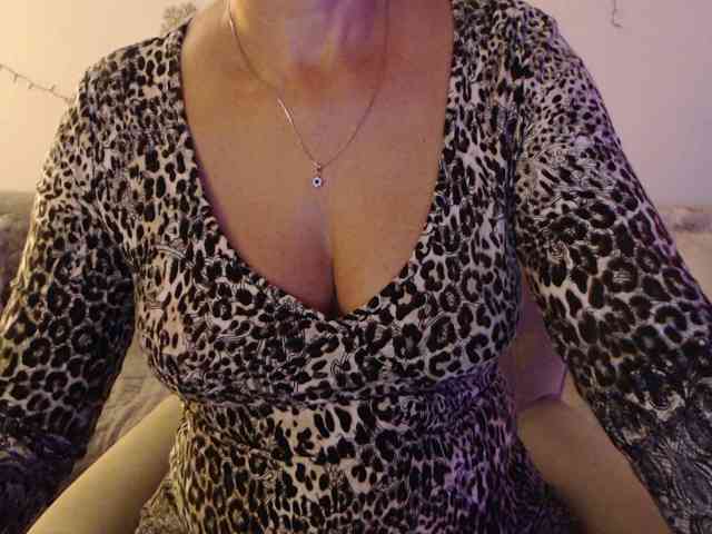 goodSnowQueen webcam