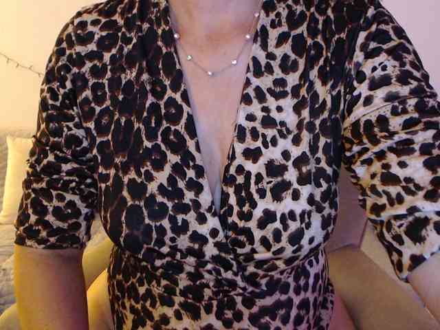 goodSnowQueen webcam