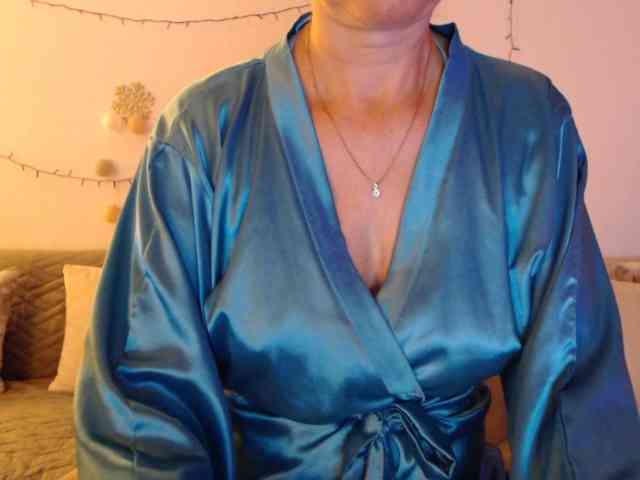 goodSnowQueen webcam