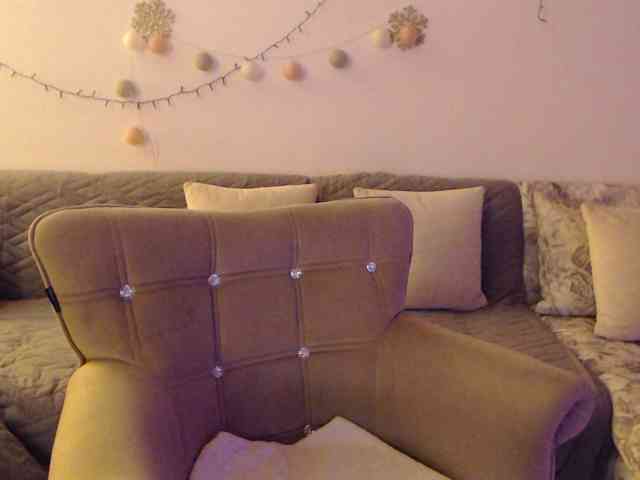 goodSnowQueen webcam