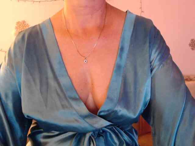 goodSnowQueen webcam