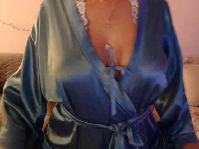 goodSnowQueen webcam