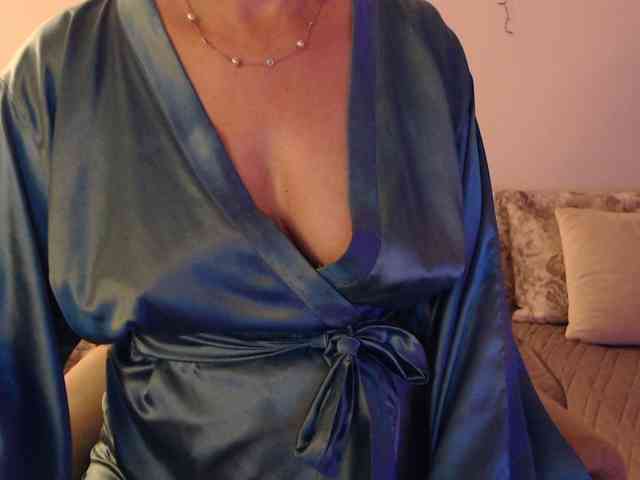 goodSnowQueen webcam