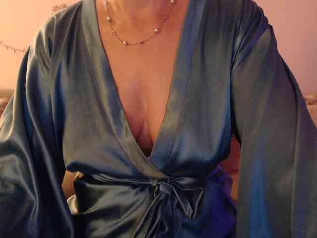 goodSnowQueen webcam