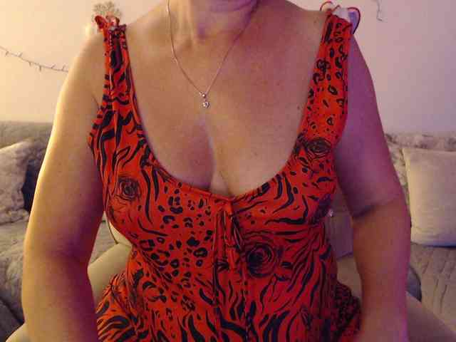 goodSnowQueen webcam