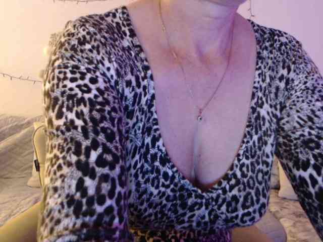 goodSnowQueen webcam