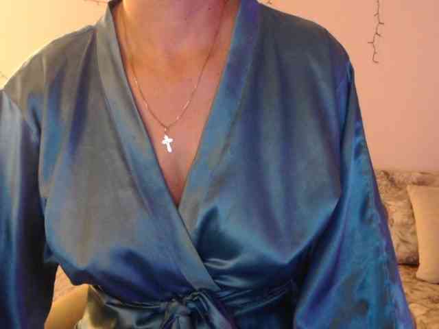 goodSnowQueen webcam