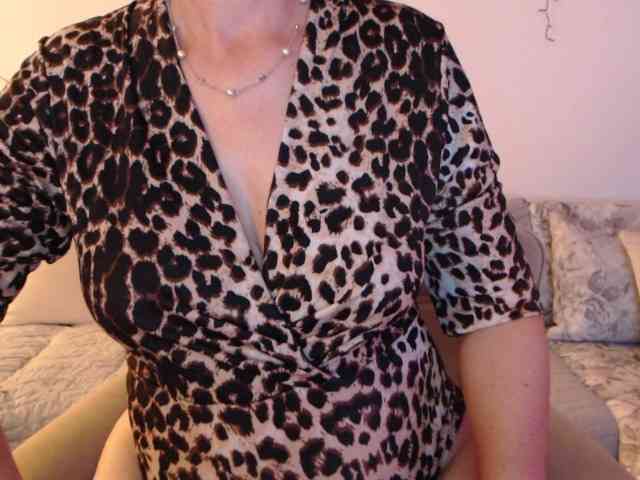 goodSnowQueen webcam