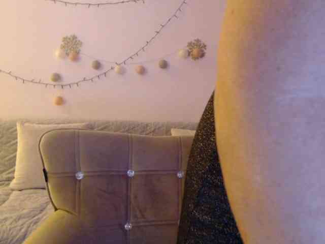 goodSnowQueen webcam