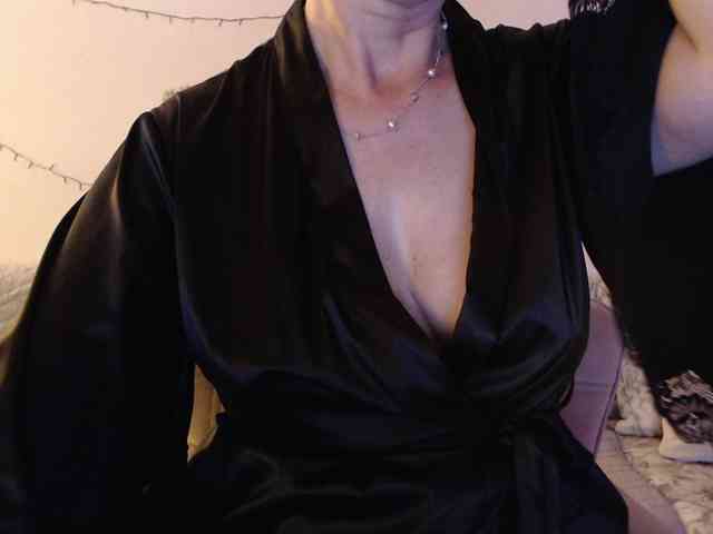 goodSnowQueen webcam