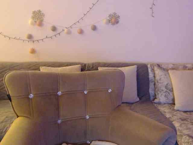 goodSnowQueen webcam