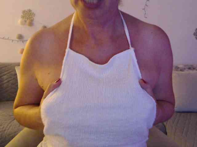 goodSnowQueen webcam