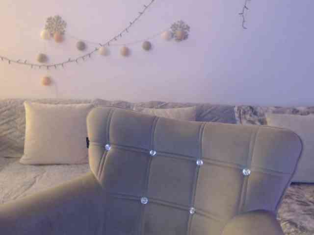 goodSnowQueen webcam