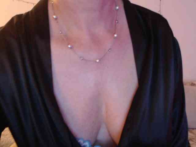 goodSnowQueen webcam