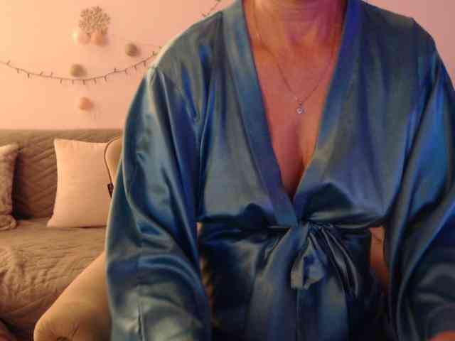 goodSnowQueen webcam