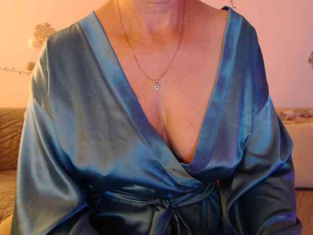 goodSnowQueen webcam