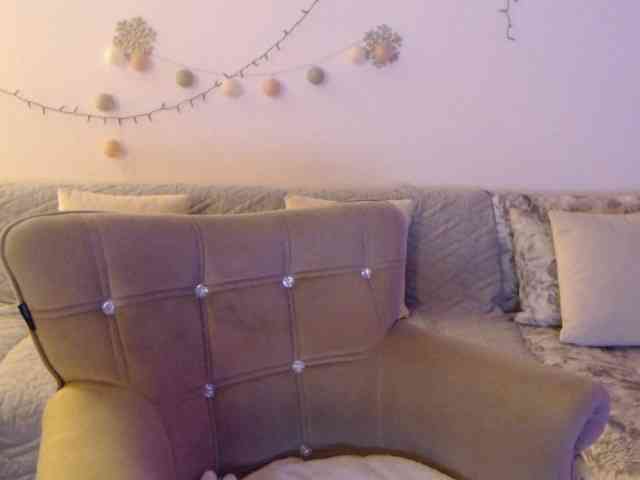 goodSnowQueen webcam