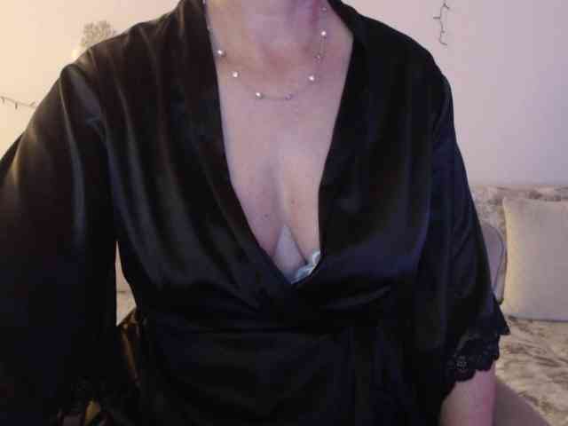 goodSnowQueen webcam