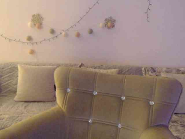 goodSnowQueen webcam