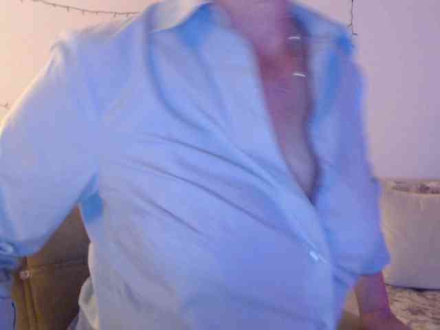 goodSnowQueen webcam
