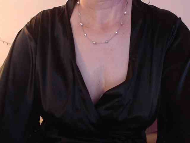 goodSnowQueen webcam