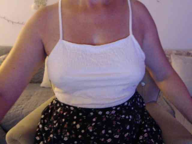 goodSnowQueen webcam