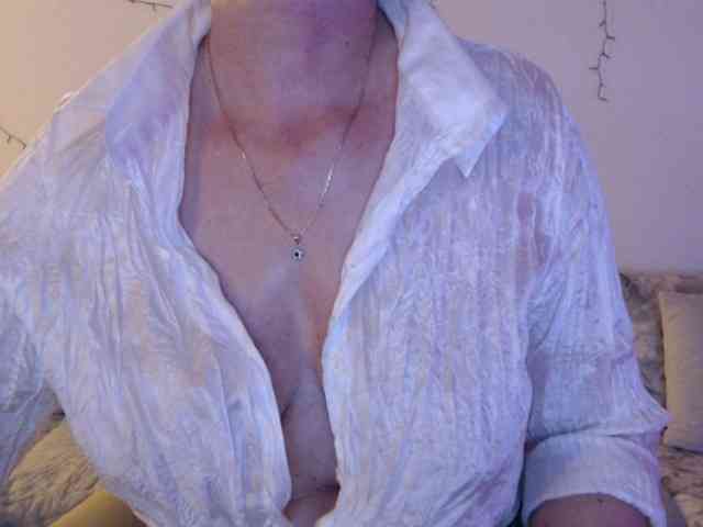 goodSnowQueen webcam