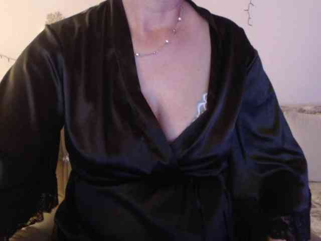 goodSnowQueen webcam