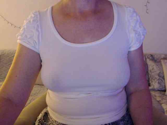 goodSnowQueen webcam