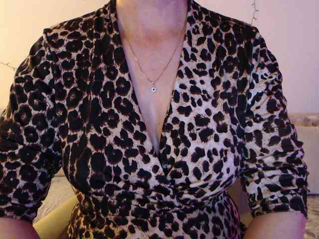 goodSnowQueen webcam