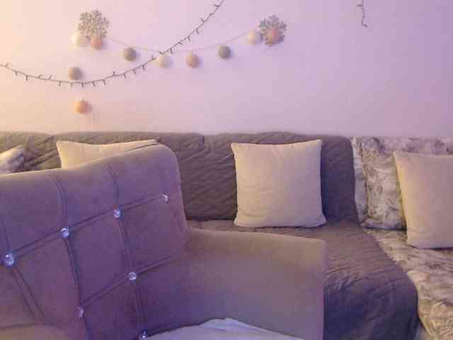 goodSnowQueen webcam